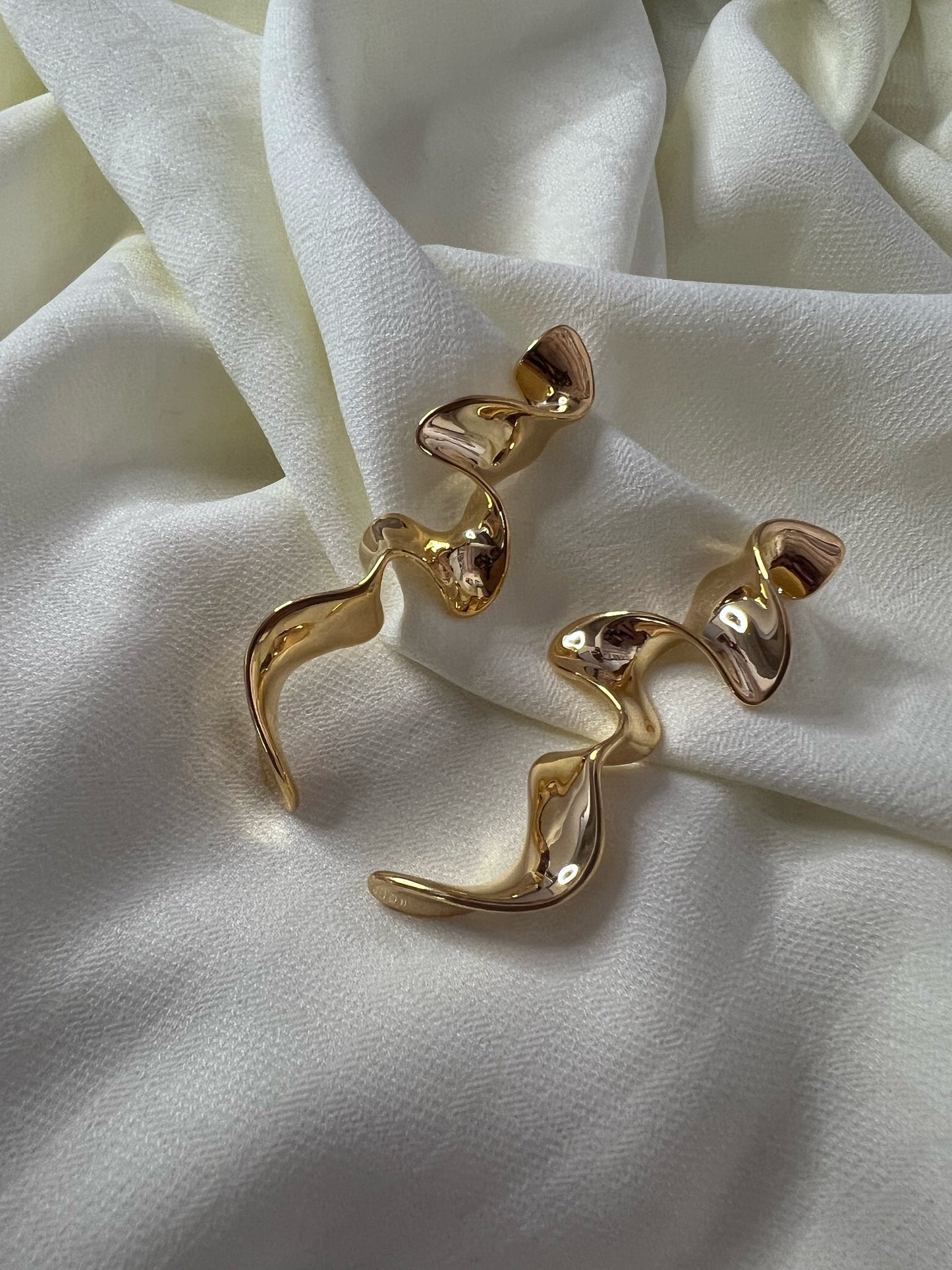 Swirly gold Earings