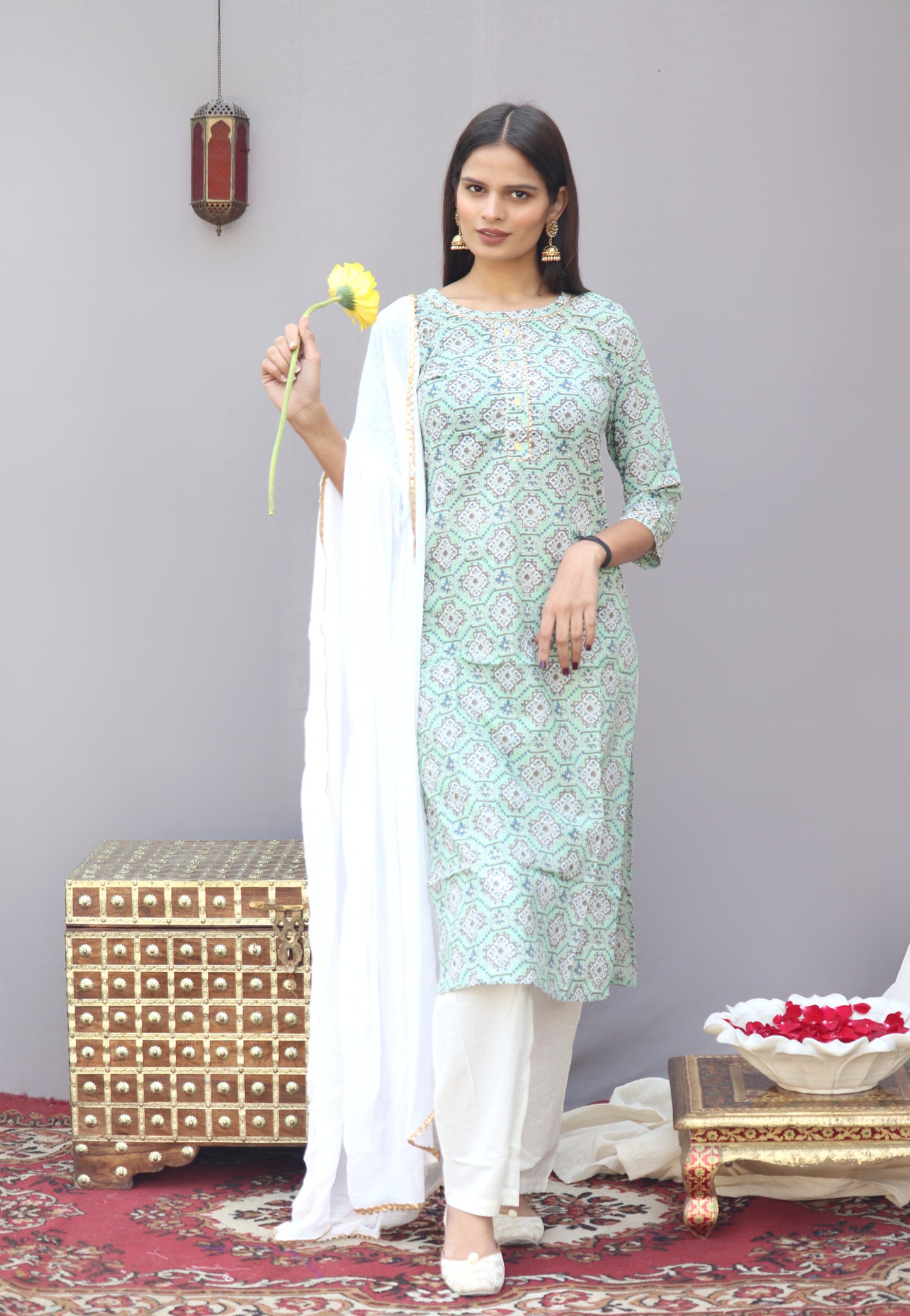 Green Geometrical Jaal Set